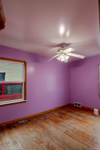 24883 Dale Avenue, Eastpointe, MI 48021