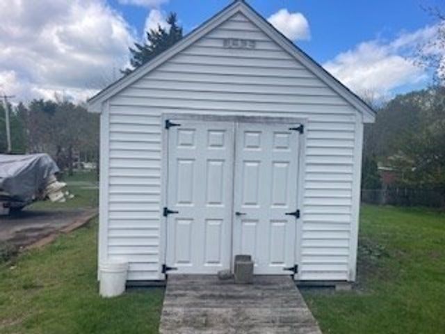 31 Parker St, Billerica, MA 01821