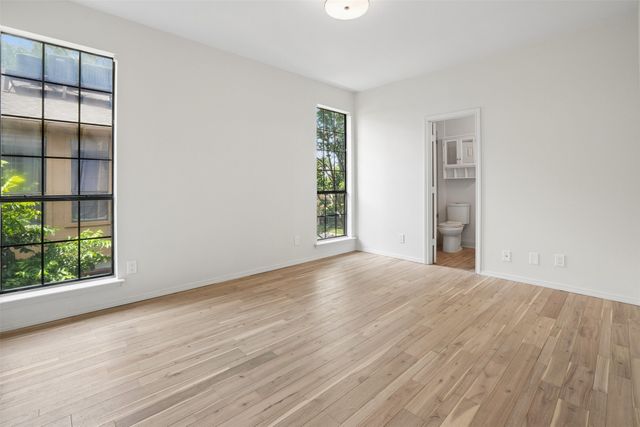 4307 Gilbert Avenue 302, Dallas, TX 75219