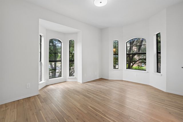 4307 Gilbert Avenue 302, Dallas, TX 75219