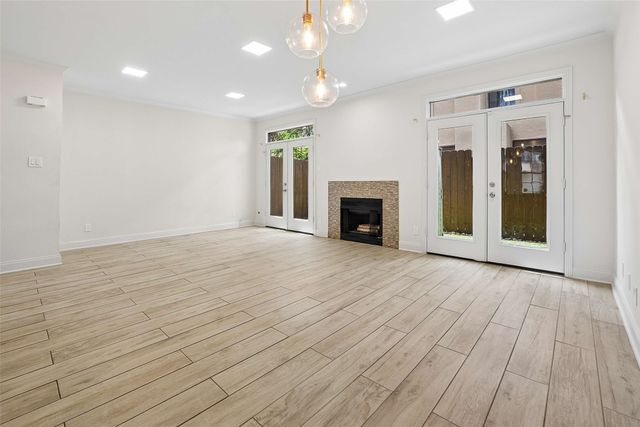 4307 Gilbert Avenue 302, Dallas, TX 75219