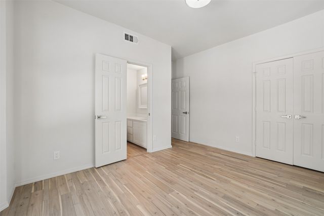 4307 Gilbert Avenue 302, Dallas, TX 75219
