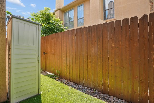 4307 Gilbert Avenue 302, Dallas, TX 75219
