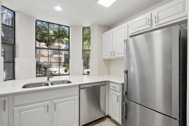 4307 Gilbert Avenue 302, Dallas, TX 75219