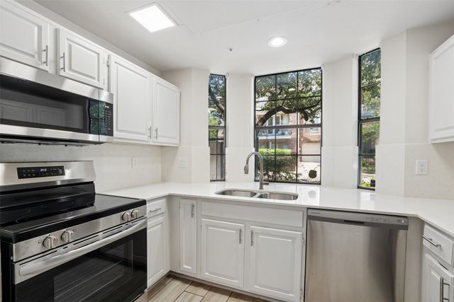 4307 Gilbert Avenue 302, Dallas, TX 75219