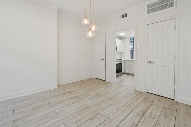 4307 Gilbert Avenue 302, Dallas, TX 75219