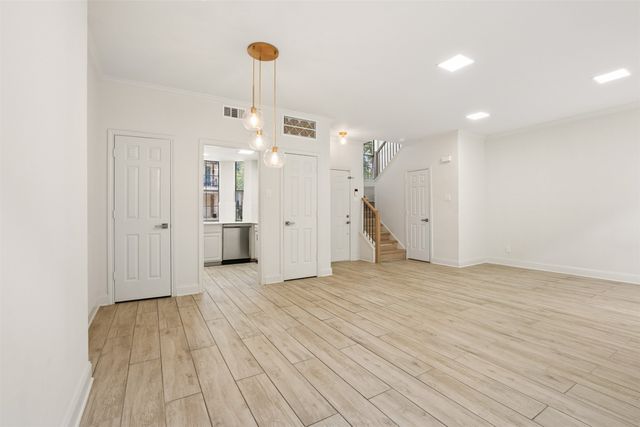 4307 Gilbert Avenue 302, Dallas, TX 75219
