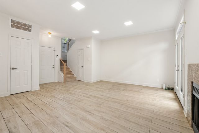 4307 Gilbert Avenue 302, Dallas, TX 75219