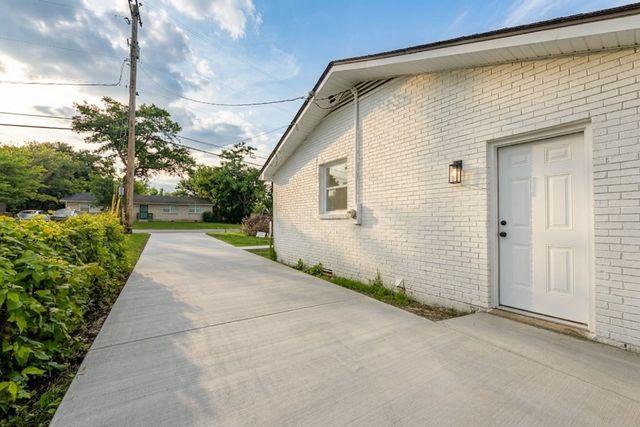 160 Haynes Park Dr, Nashville, TN 37218