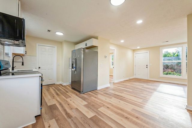 160 Haynes Park Dr, Nashville, TN 37218