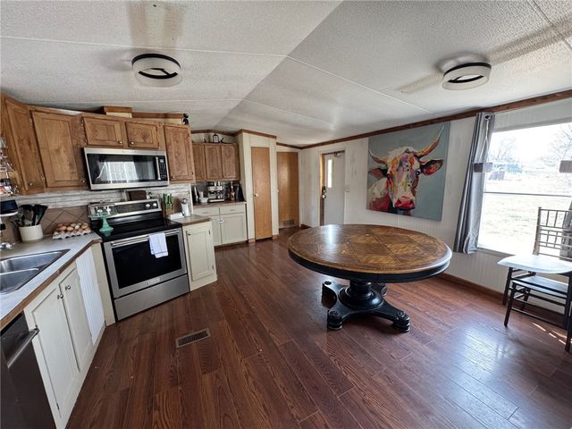 11879 N Highway 59, Summers, AR 72769