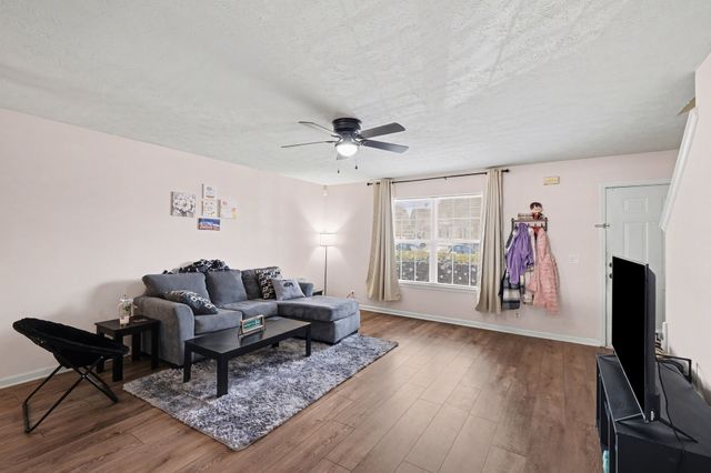 6028 Sagi Cir, La Vergne, TN 37086