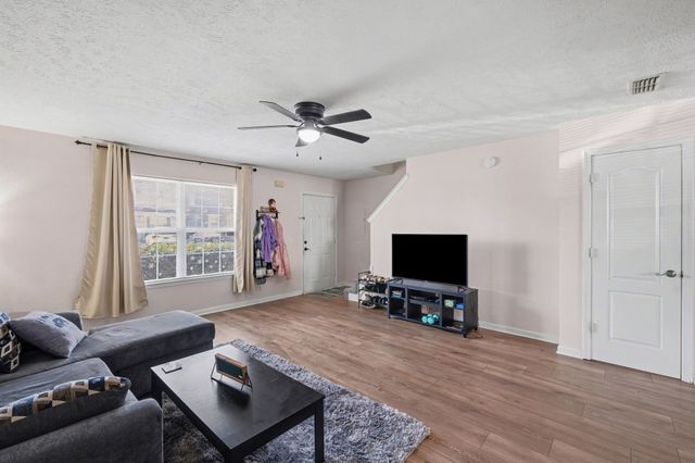 6028 Sagi Cir, La Vergne, TN 37086