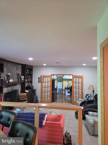 82 MINNICK RD, Inwood, WV 25428