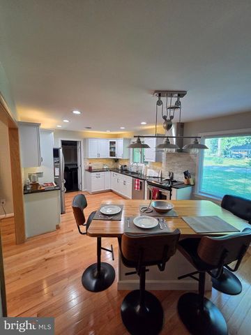 82 MINNICK RD, Inwood, WV 25428