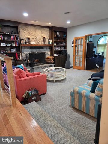 82 MINNICK RD, Inwood, WV 25428