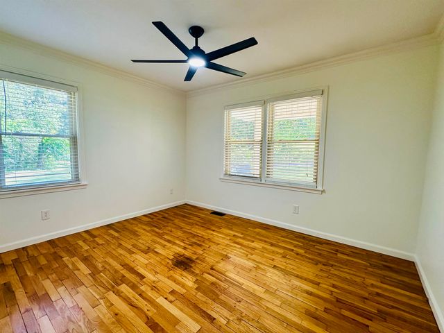 301 SHANNA DR, Selmer, TN 38375