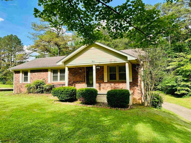 301 SHANNA DR, Selmer, TN 38375