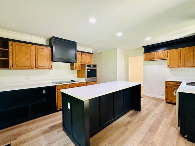 301 SHANNA DR, Selmer, TN 38375