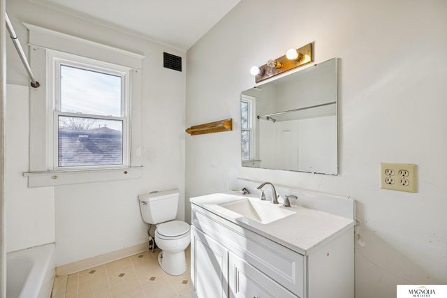 1310 S 10th Street, Lincoln, NE 68502