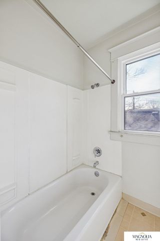 1310 S 10th Street, Lincoln, NE 68502