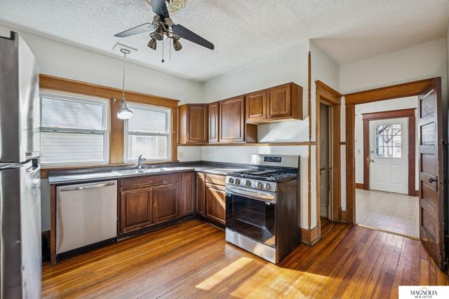 1310 S 10th Street, Lincoln, NE 68502