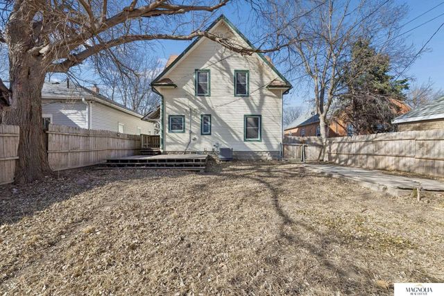 1310 S 10th Street, Lincoln, NE 68502