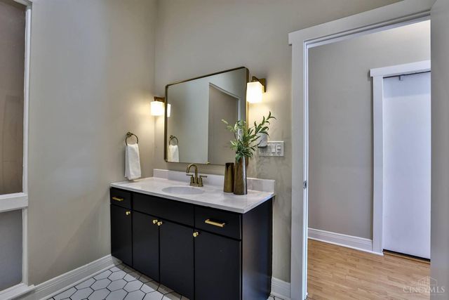 112 E Thirteenth Street, Cincinnati, OH 45202