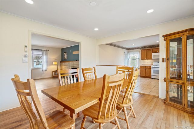 307 6th Avenue, Saint James, NY 11780