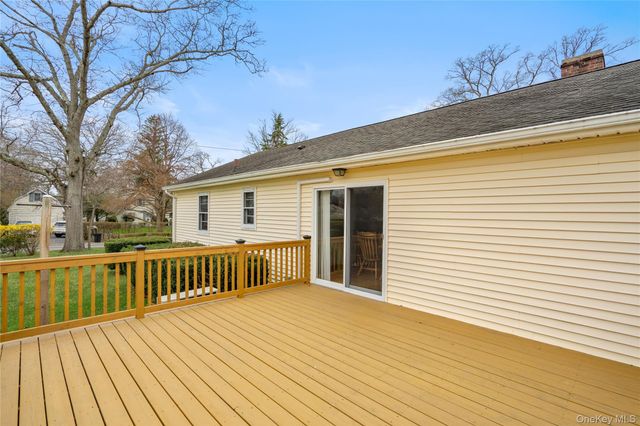 307 6th Avenue, Saint James, NY 11780