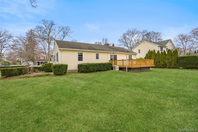 307 6th Avenue, Saint James, NY 11780