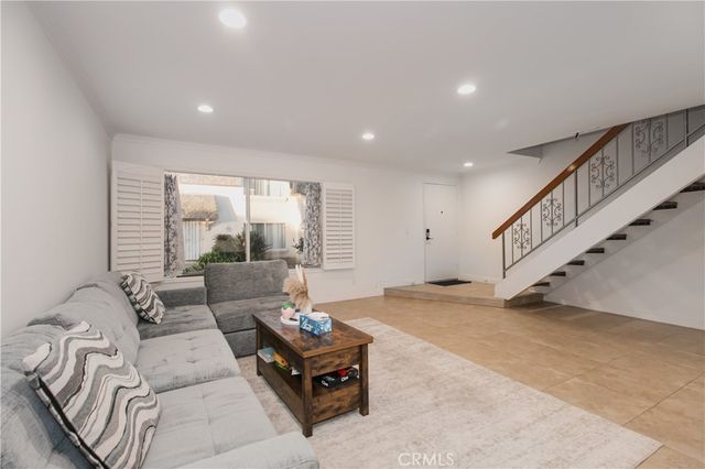 19052 Hamlin Street 3, Reseda, CA 91335