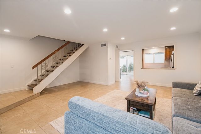 19052 Hamlin Street 3, Reseda, CA 91335