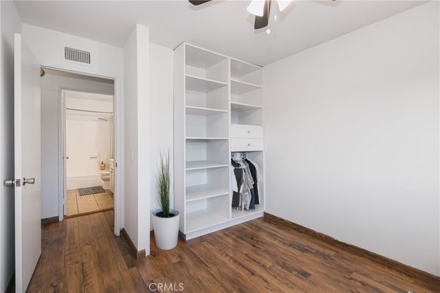 19052 Hamlin Street 3, Reseda, CA 91335