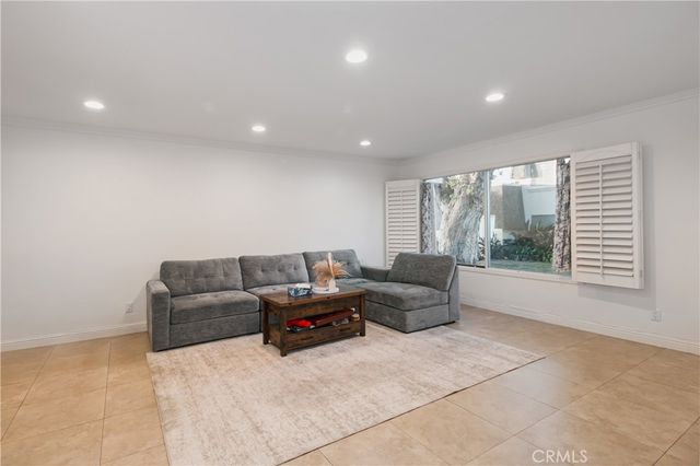 19052 Hamlin Street 3, Reseda, CA 91335