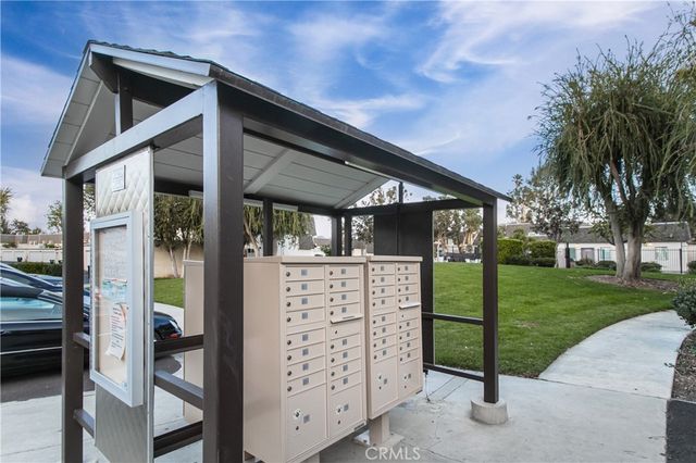 19052 Hamlin Street 3, Reseda, CA 91335