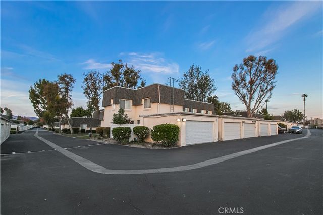 19052 Hamlin Street 3, Reseda, CA 91335