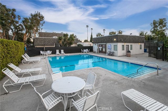 19052 Hamlin Street 3, Reseda, CA 91335