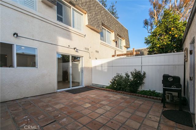 19052 Hamlin Street 3, Reseda, CA 91335