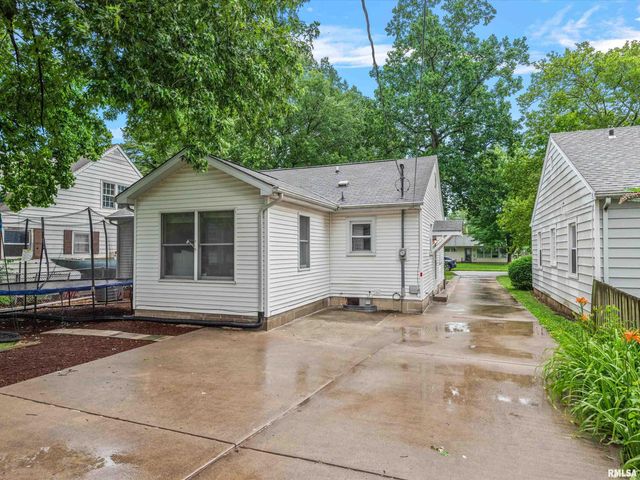 2405 S COLLEGE Street, Springfield, IL 62704