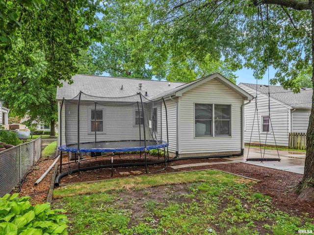 2405 S COLLEGE Street, Springfield, IL 62704