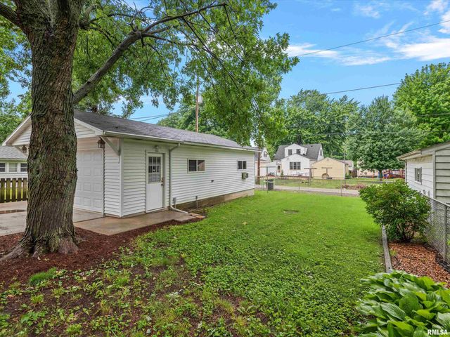 2405 S COLLEGE Street, Springfield, IL 62704