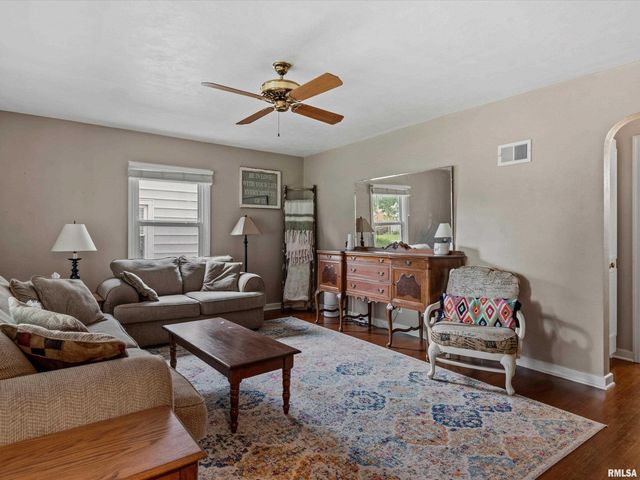 2405 S COLLEGE Street, Springfield, IL 62704
