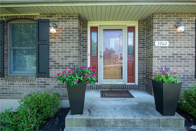 3962 N Luther Road, Floyds Knobs, IN 47119