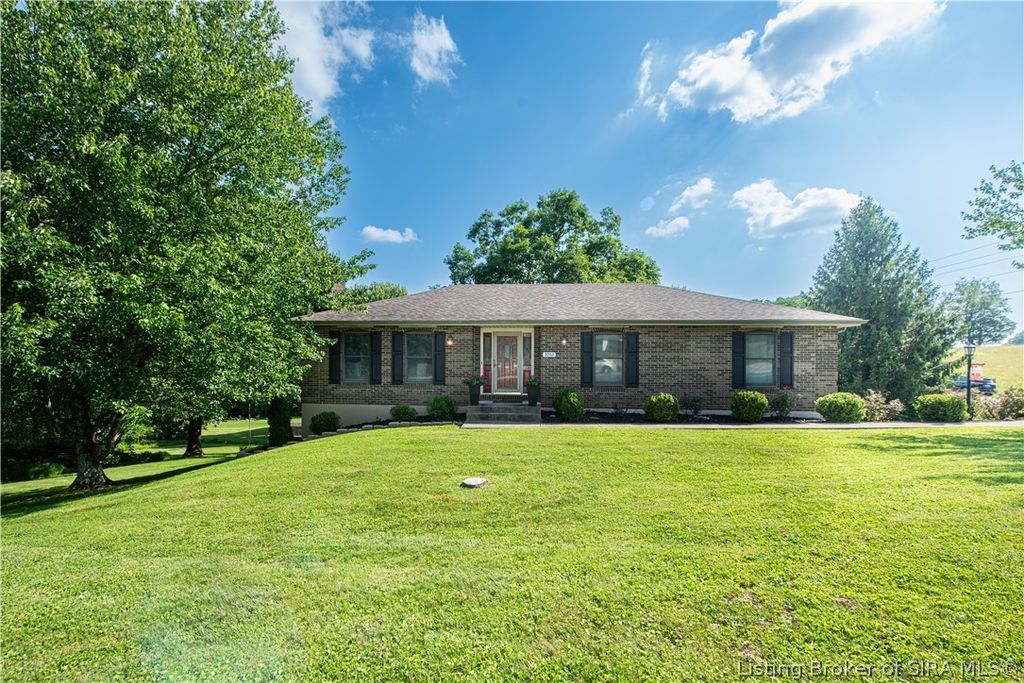 3962 N Luther Road, Floyds Knobs, IN 47119