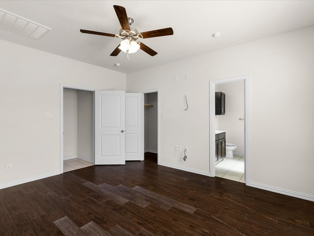 209 Emerald Creek Drive, Fort Worth, TX 76131