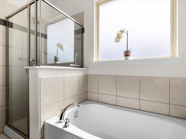 209 Emerald Creek Drive, Fort Worth, TX 76131