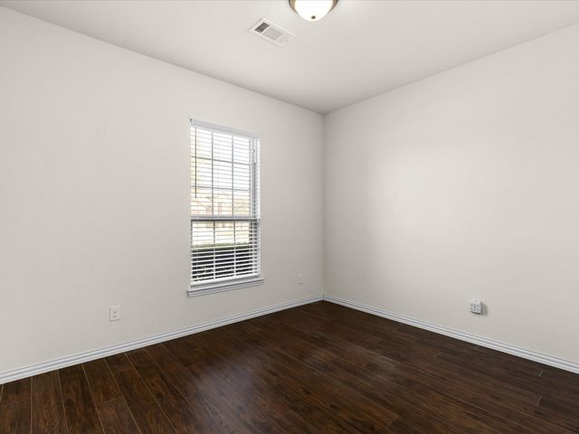 209 Emerald Creek Drive, Fort Worth, TX 76131