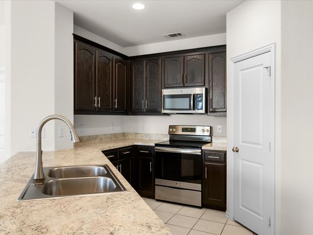 209 Emerald Creek Drive, Fort Worth, TX 76131