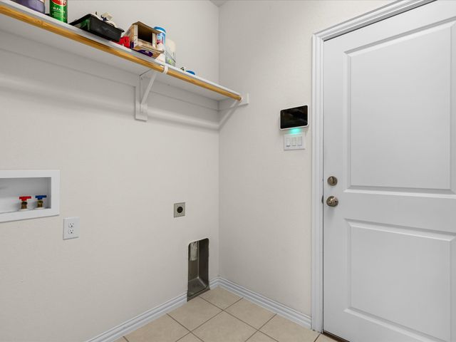 209 Emerald Creek Drive, Fort Worth, TX 76131